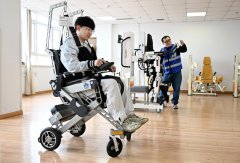 聪慧康养机械人逐渐使用正在各类康养场 